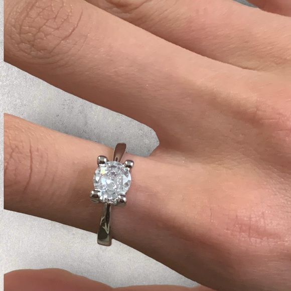 Cute Silver rhinestone ring - Picture 2 of 4